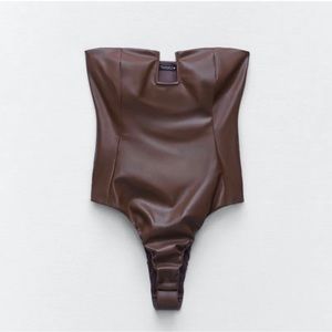 Never been used! It was a gift for my sister but it didn’t fit her.